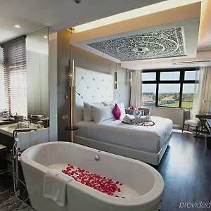 L 4*, Seminyak Indonesien